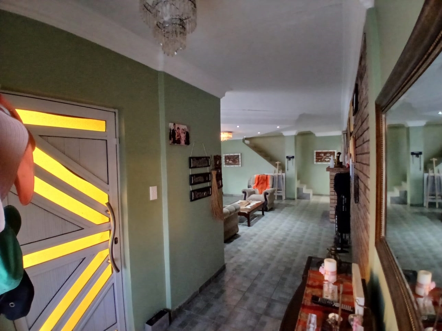 4 Bedroom Property for Sale in Devon Park Western Cape